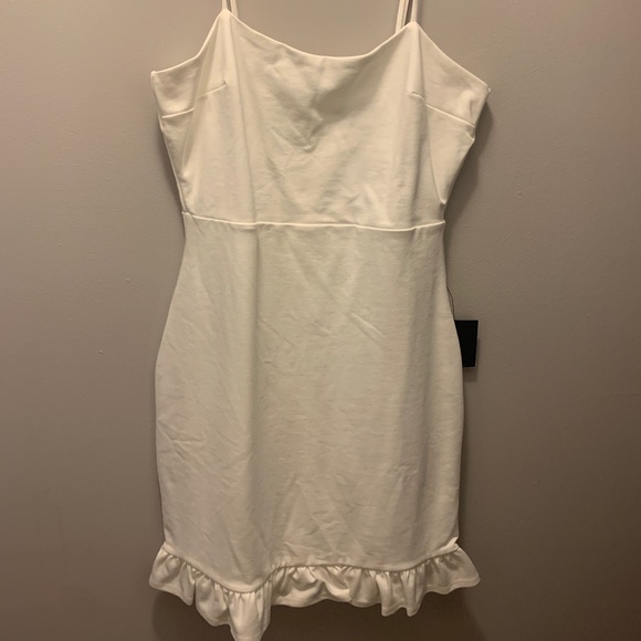 White dress- Lulus - Picture 2 of 3
